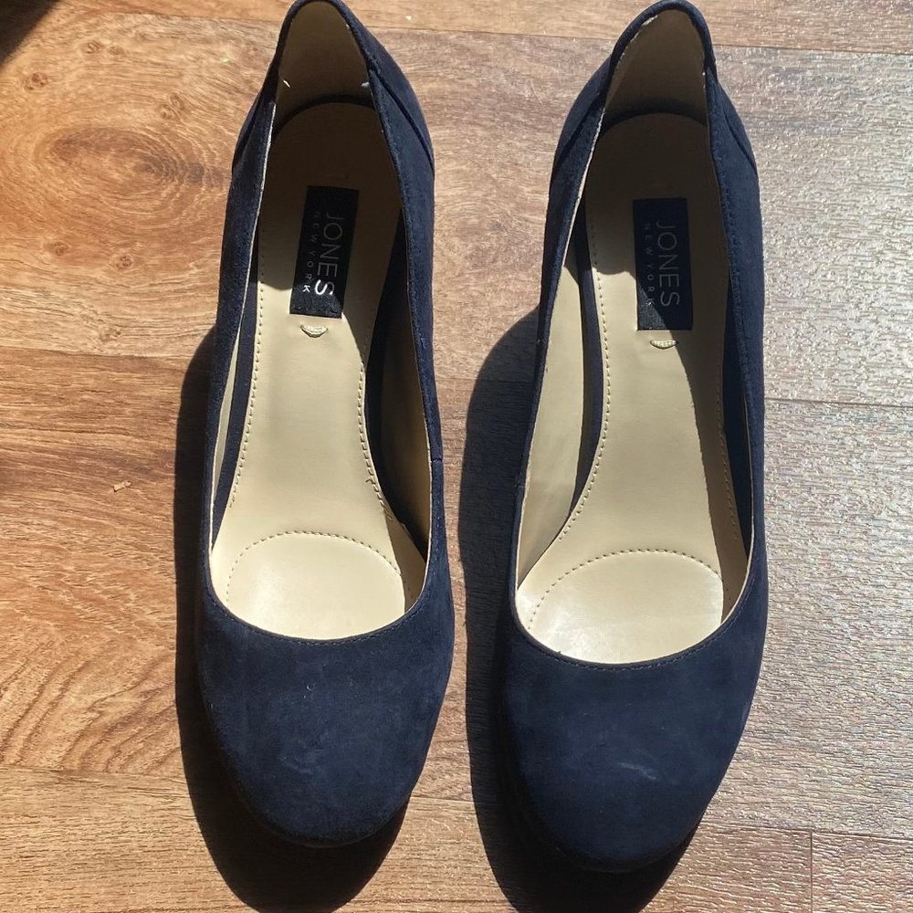 Women's heeled shoes